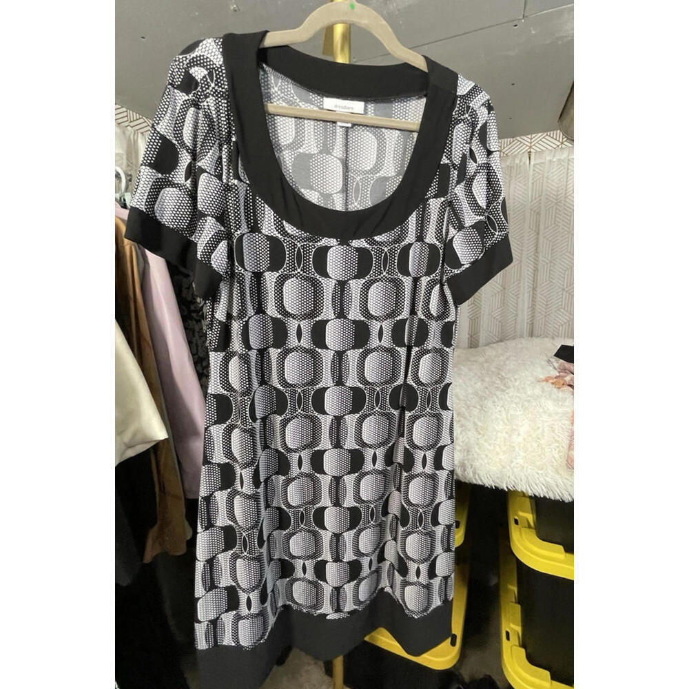 DRESS BARN BLACK AND WHITE SCOOP NECK GEOMETRIC PATTERNED DRESS SIZE LARGE